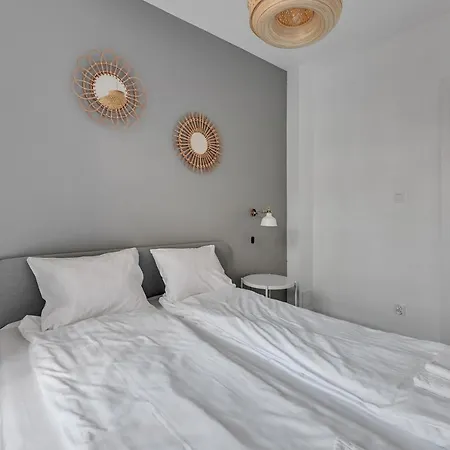 Comfort Dlugi Targ Apartment *